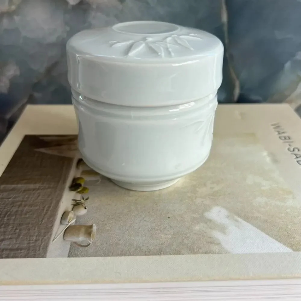 Unbranded celadon porcelain